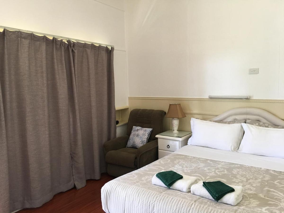 Major Innes Motel Порт-Маккуори Экстерьер фото